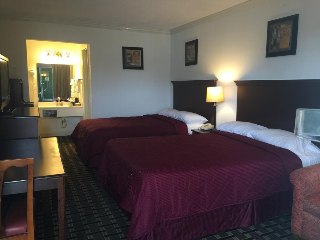 Houston Inn And Suites Exterior foto