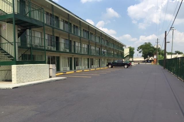 Houston Inn And Suites Exterior foto